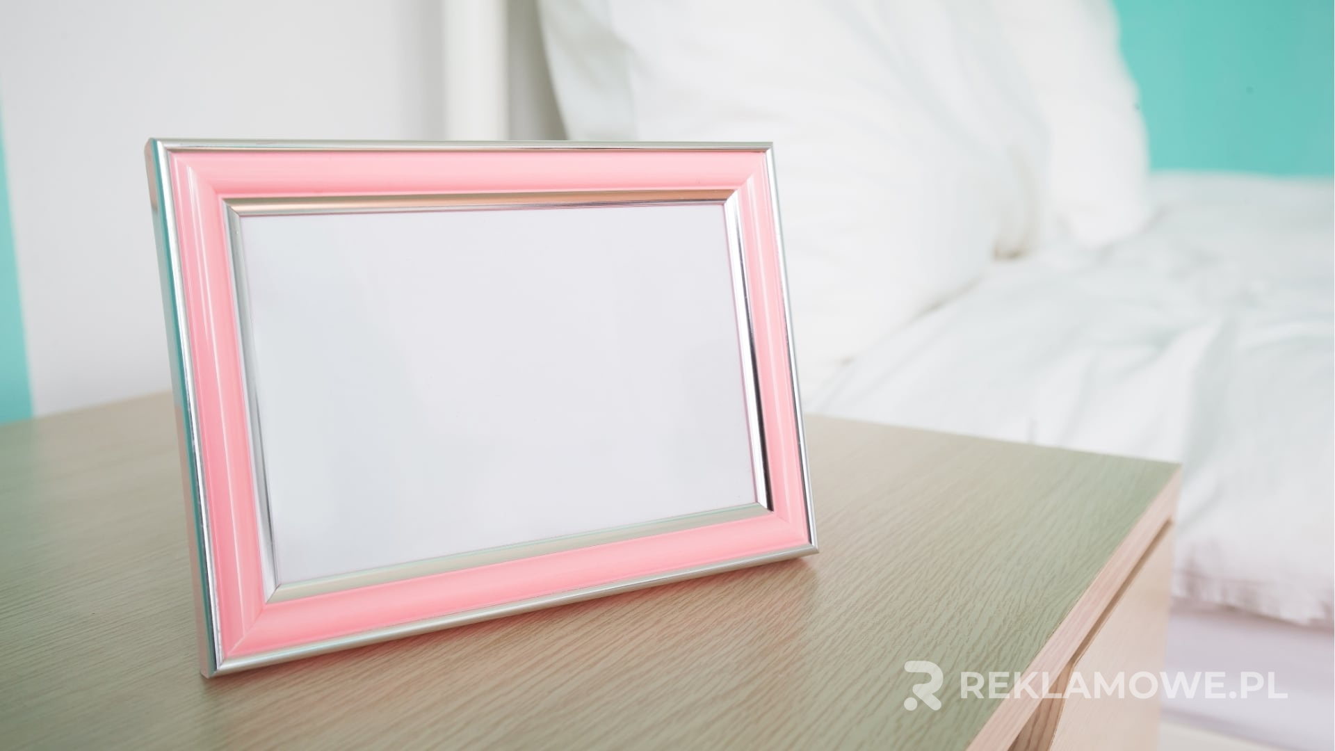 Ramka reklamowa na przestrzeni lat