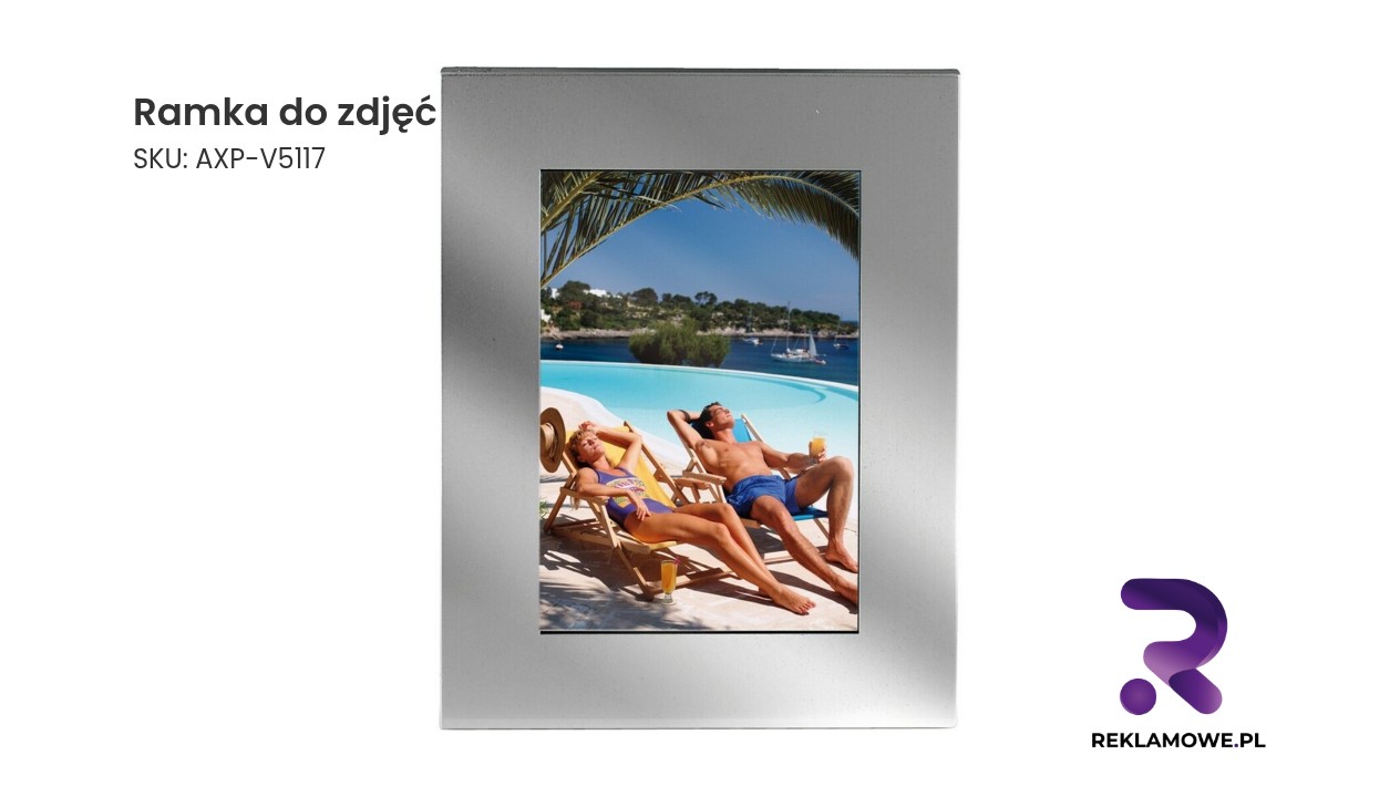 Elegancka ramka do zdjęć w kolorze drewna