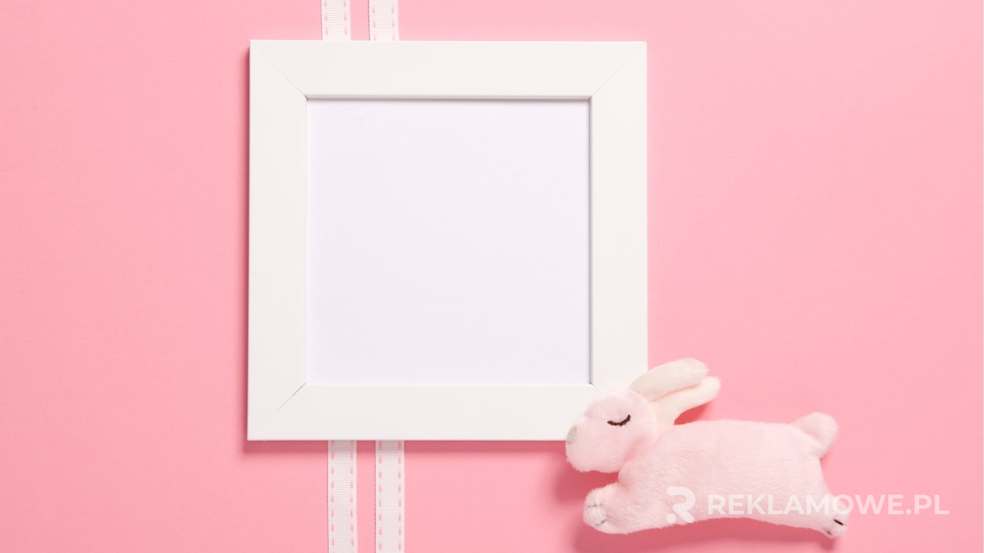 Trendy w projektowaniu graficznym dla ramek reklamowych w 2025 roku